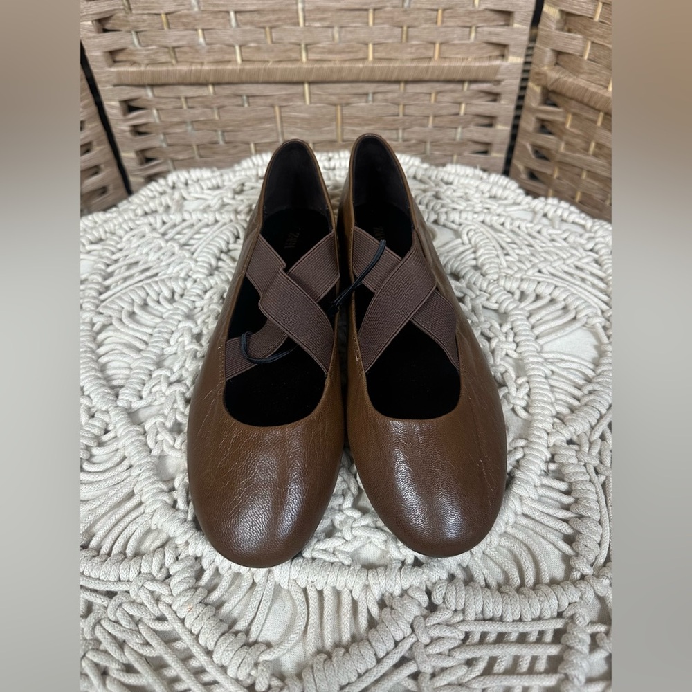NWOT Zara Leather Ballet Flats With Crossed Elastic Straps - Size 40 (9-9.5) - Picture 2 of 8